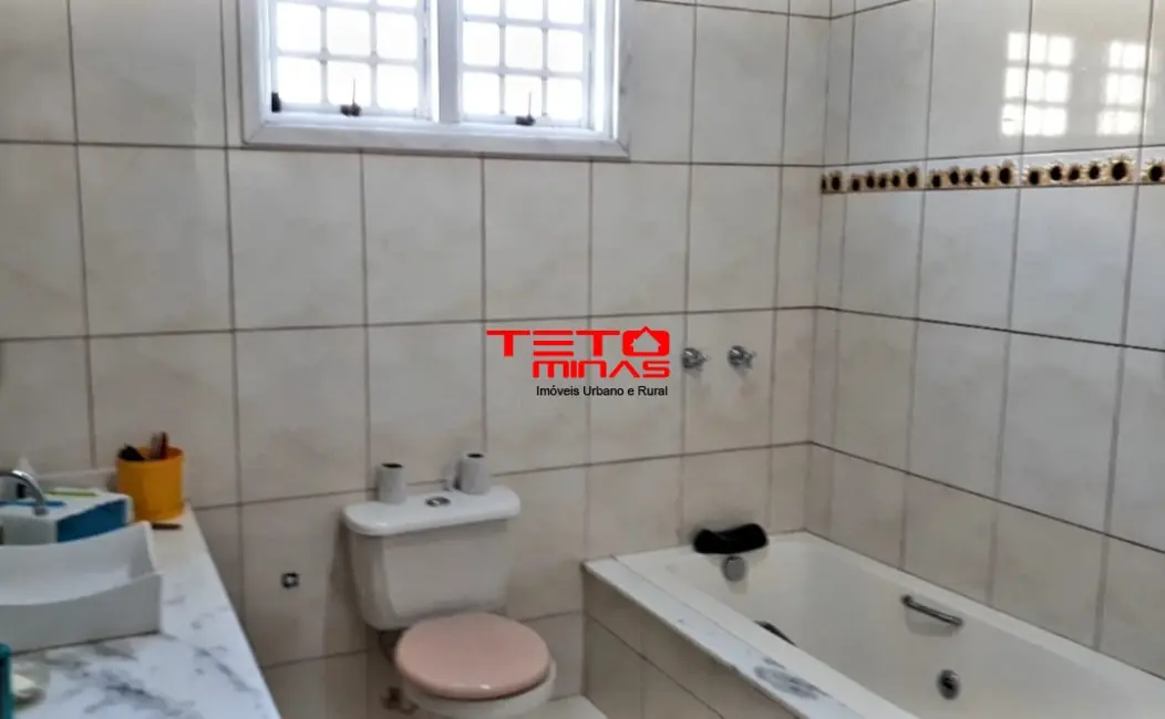 Foto 2 de Casa com 4 quartos à venda, 360m2 em Sao Lourenco - MG