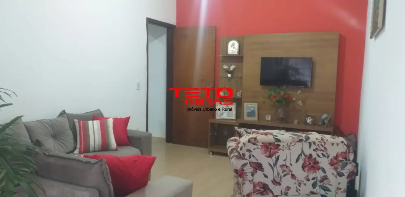 Foto 1 de Casa com 2 quartos à venda, 78m2 em Sao Lourenco - MG