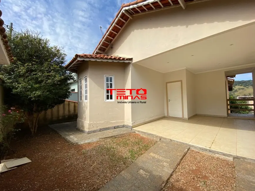 Foto 1 de Casa com 4 quartos à venda, 218m2 em Sao Lourenco - MG
