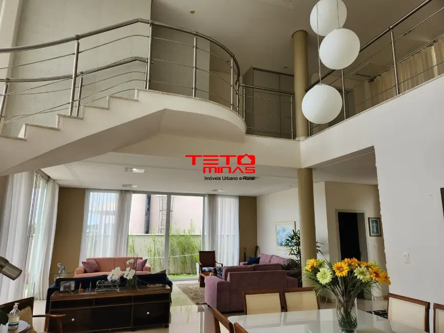 Casa com 4 quartos à venda, 450m2 em Sao Jose Dos Campos - SP - imagem 5 Foto 5 de Casa com 4 quartos à venda, 450m2 em Sao Jose Dos Campos - SP