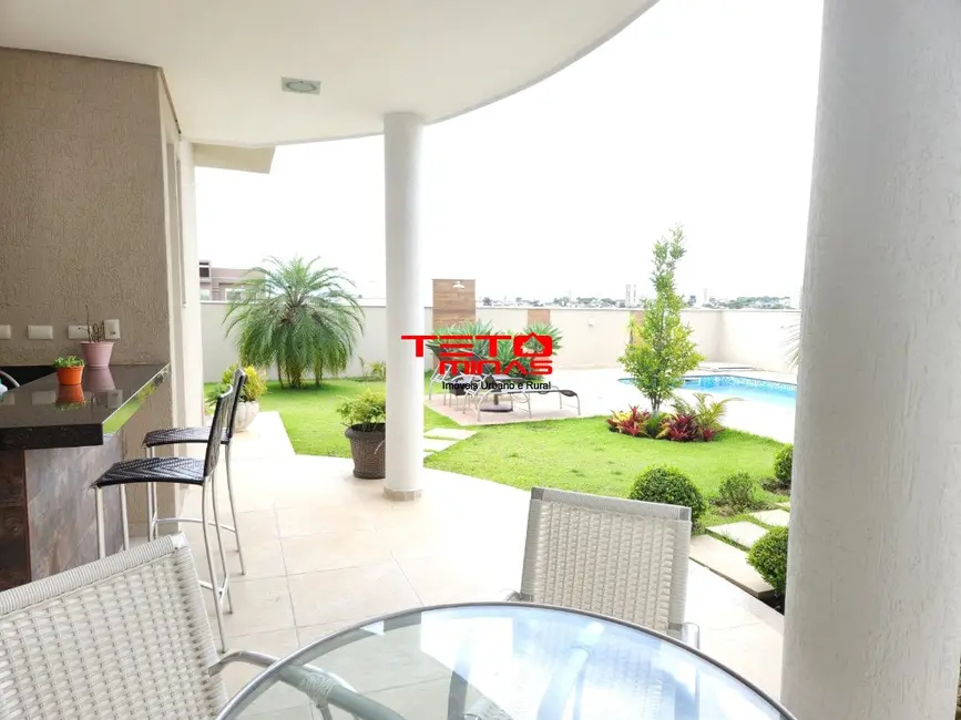 Casa com 4 quartos à venda, 450m2 em Sao Jose Dos Campos - SP - imagem 7 Foto 7 de Casa com 4 quartos à venda, 450m2 em Sao Jose Dos Campos - SP