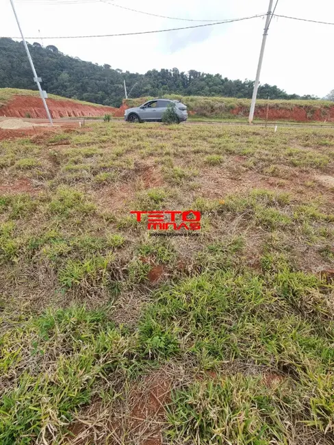 Foto 2 de Terreno / Lote à venda, 257m2 em Sao Lourenco - MG