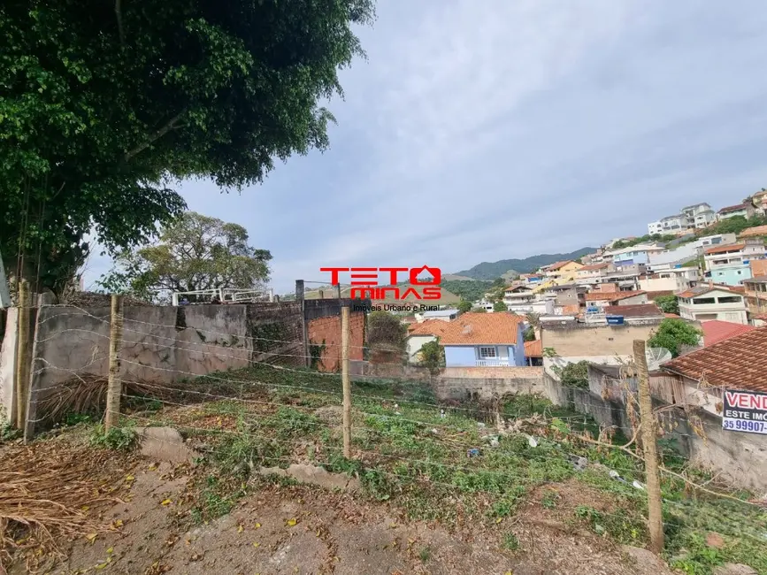 Foto 1 de Terreno / Lote à venda, 348m2 em Sao Lourenco - MG