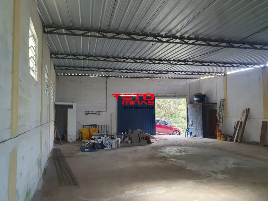Foto 1 de Armazém / Galpão à venda, 210m2 em Sao Lourenco - MG