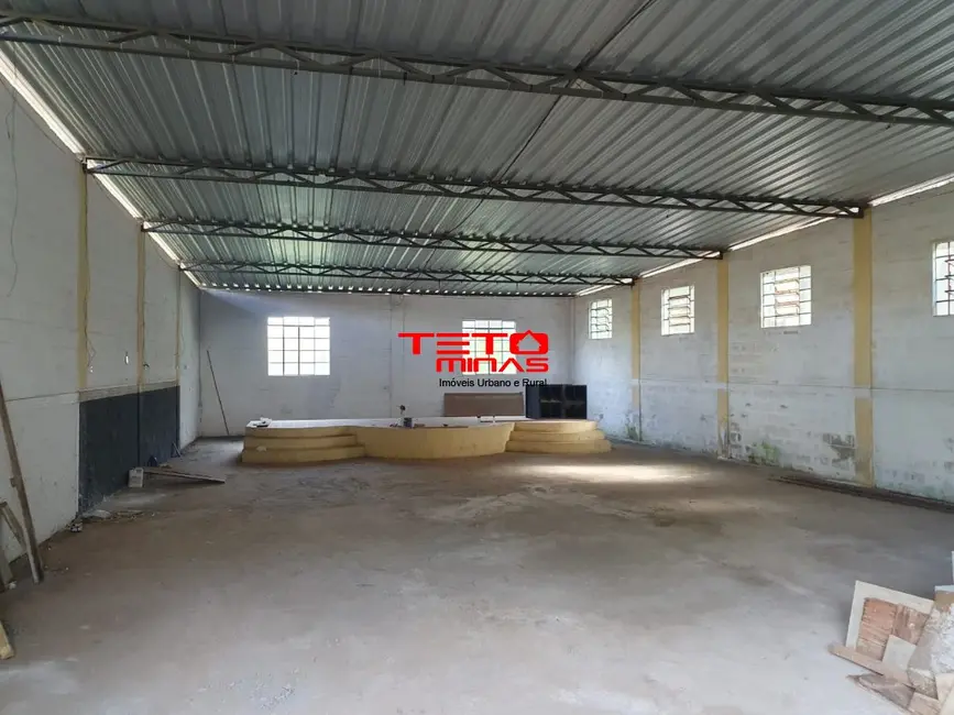 Armazém / Galpão à venda, 210m2 em Sao Lourenco - MG - imagem 3 Foto 3 de Armazém / Galpão à venda, 210m2 em Sao Lourenco - MG