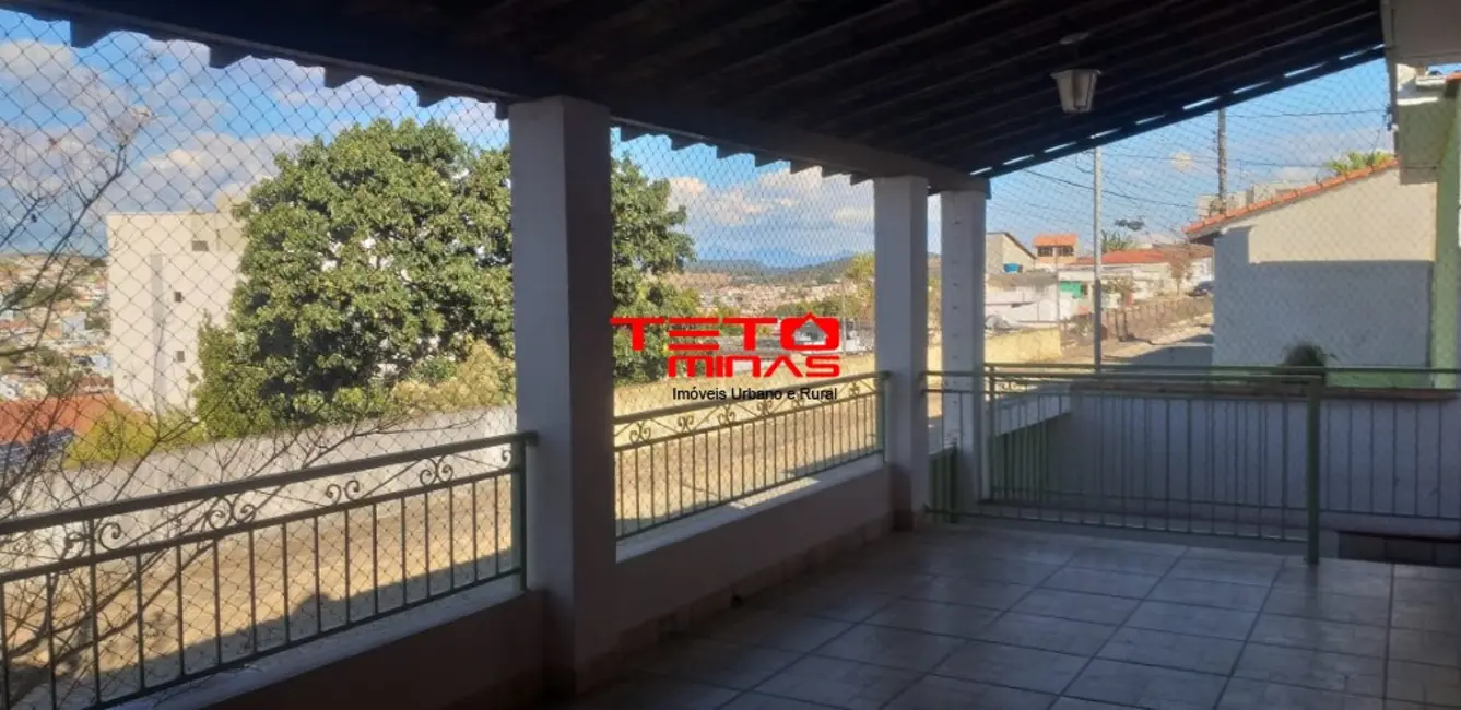 Casa com 3 quartos à venda, 136m2 em Sao Lourenco - MG - imagem 3 Foto 3 de Casa com 3 quartos à venda, 136m2 em Sao Lourenco - MG