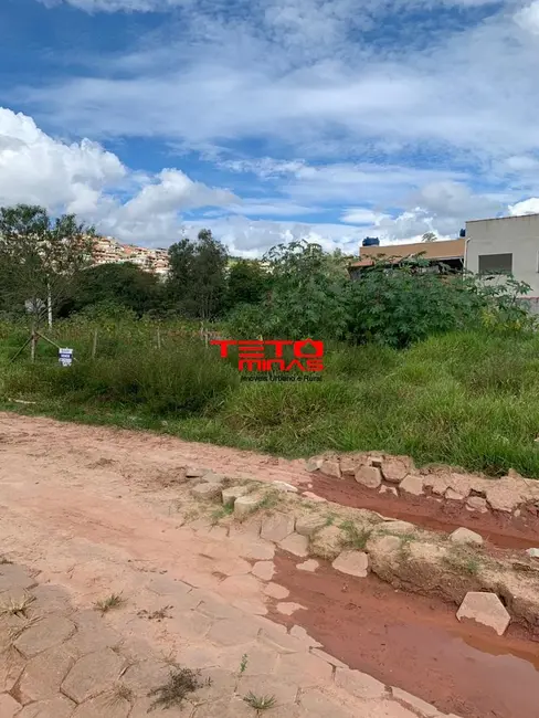 Foto 3 de Terreno / Lote à venda, 250m2 em Sao Lourenco - MG