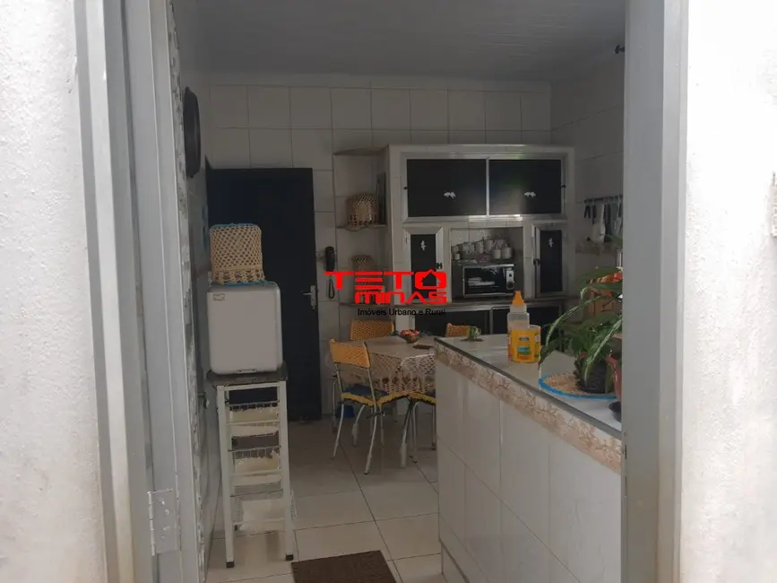 Casa com 2 quartos à venda, 100m2 em Sao Lourenco - MG - imagem 5 Foto 5 de Casa com 2 quartos à venda, 100m2 em Sao Lourenco - MG