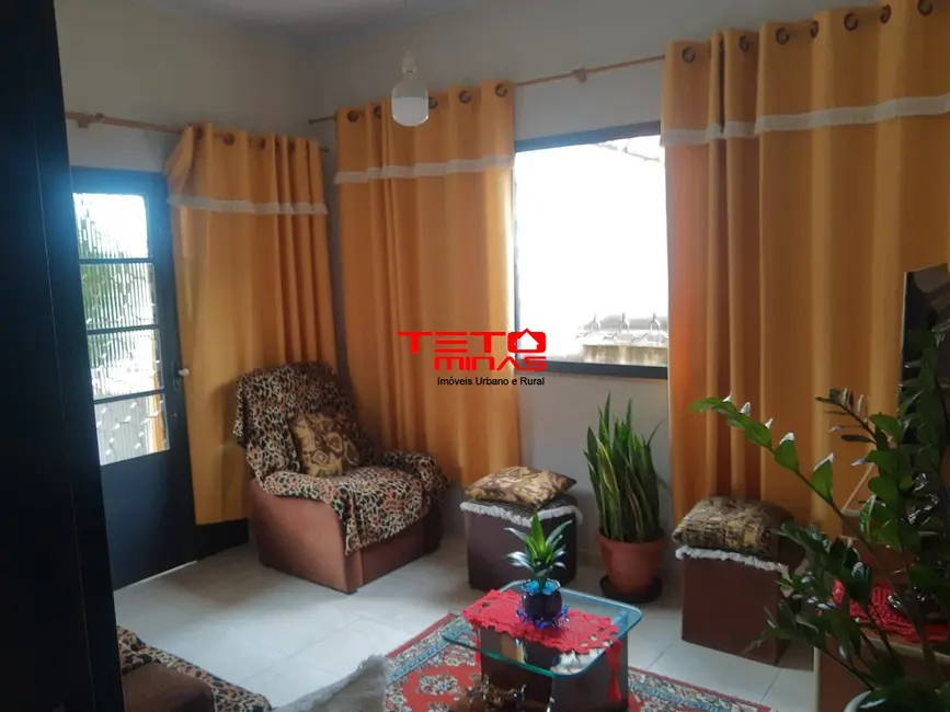 Foto 1 de Casa com 2 quartos à venda, 100m2 em Sao Lourenco - MG