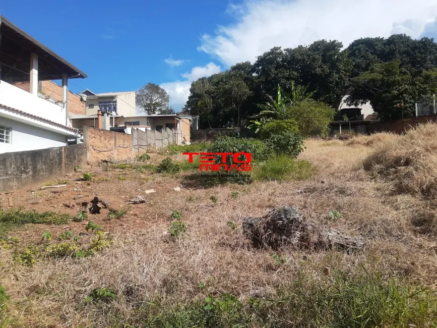 Foto 2 de Terreno / Lote à venda, 400m2 em Sao Lourenco - MG