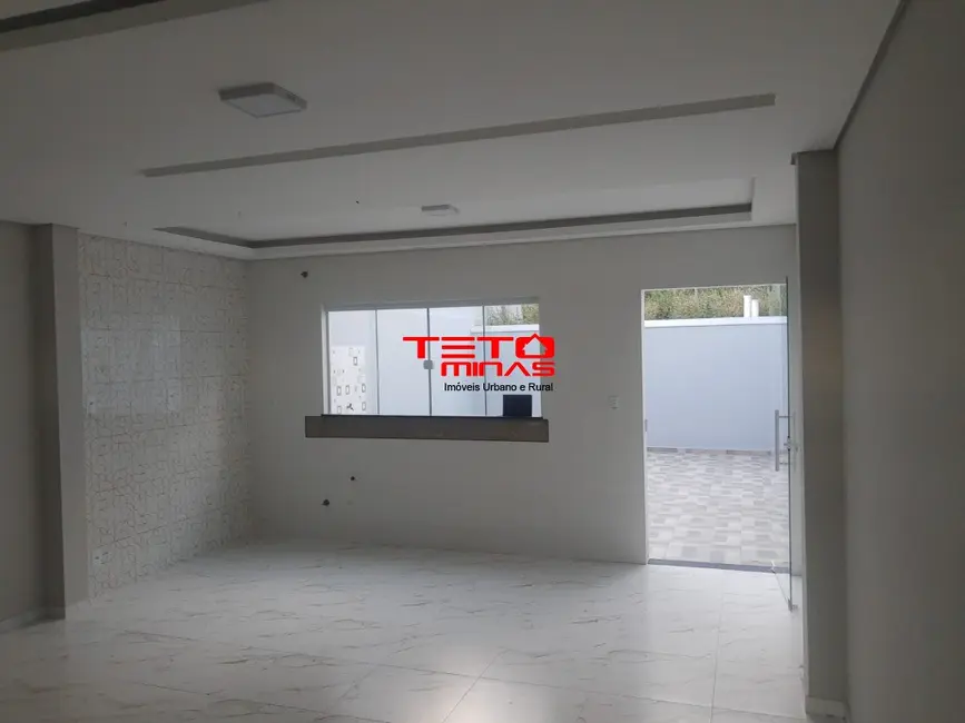 Foto 1 de Casa com 2 quartos à venda, 118m2 em Sao Lourenco - MG