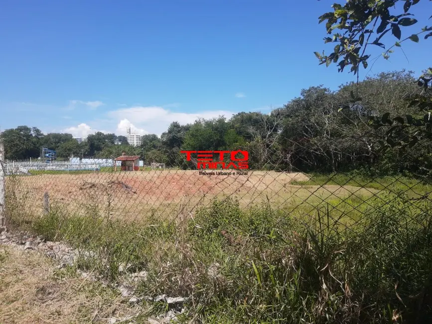 Foto 1 de Terreno / Lote à venda, 700m2 em Sao Lourenco - MG