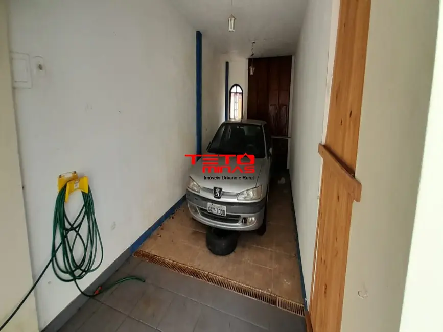 Foto 2 de Casa com 3 quartos à venda, 160m2 em Sao Lourenco - MG