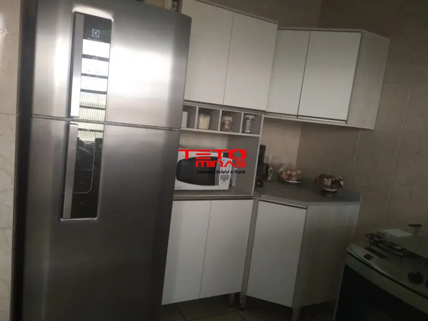 Casa com 3 quartos à venda, 230m2 em Sao Lourenco - MG - imagem 3 Foto 3 de Casa com 3 quartos à venda, 230m2 em Sao Lourenco - MG