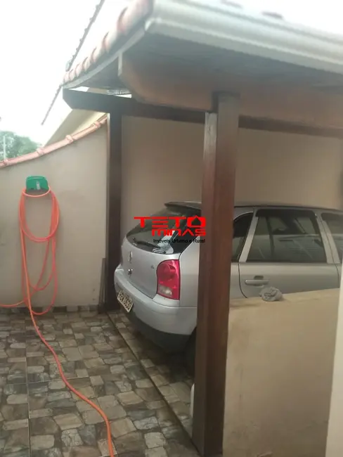 Casa com 3 quartos à venda, 230m2 em Sao Lourenco - MG - imagem 2 Foto 2 de Casa com 3 quartos à venda, 230m2 em Sao Lourenco - MG