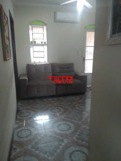 Casa com 3 quartos à venda, 230m2 em Sao Lourenco - MG - imagem 8 Foto 8 de Casa com 3 quartos à venda, 230m2 em Sao Lourenco - MG