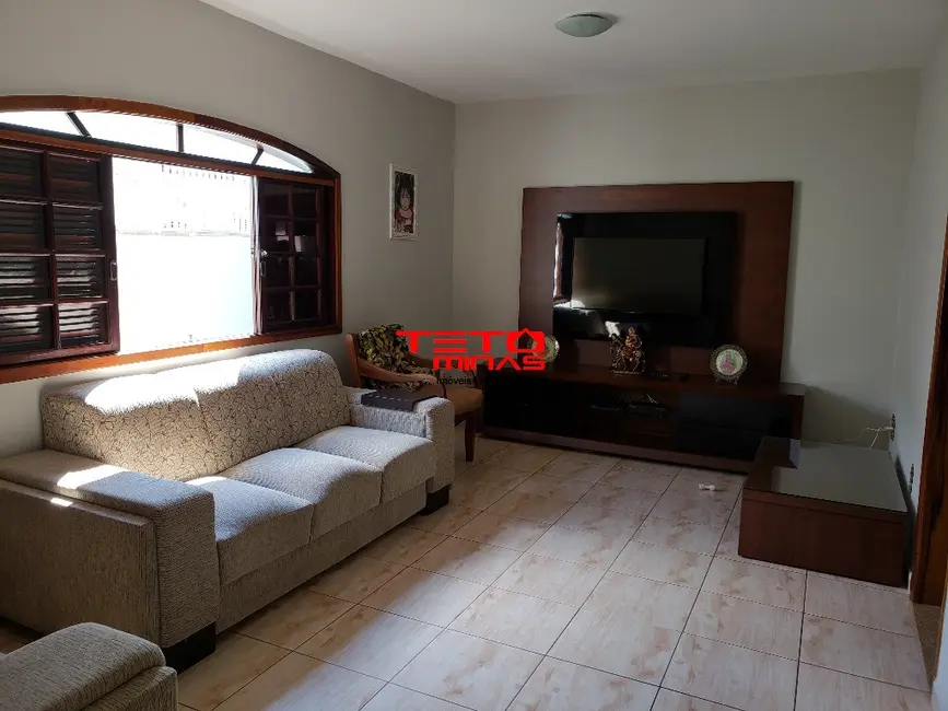 Casa com 4 quartos à venda, 330m2 em Sao Lourenco - MG - imagem 9 Foto 9 de Casa com 4 quartos à venda, 330m2 em Sao Lourenco - MG