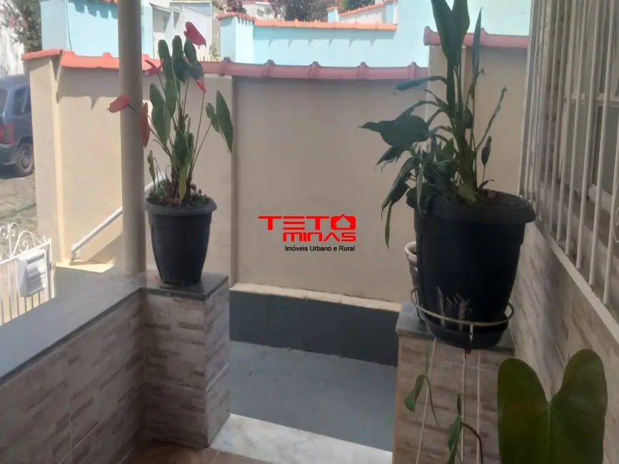 Casa com 3 quartos à venda, 115m2 em Sao Lourenco - MG - imagem 2 Foto 2 de Casa com 3 quartos à venda, 115m2 em Sao Lourenco - MG