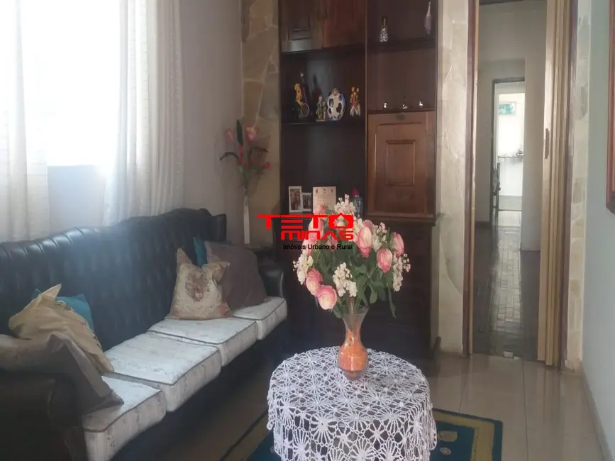 Casa com 3 quartos à venda, 115m2 em Sao Lourenco - MG - imagem 1 Foto 1 de Casa com 3 quartos à venda, 115m2 em Sao Lourenco - MG