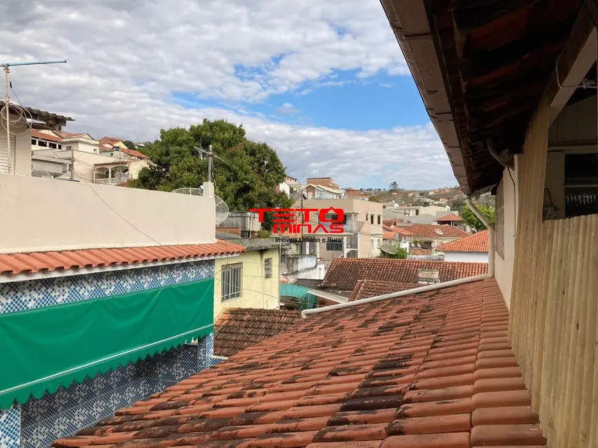 Foto 2 de Casa com 3 quartos à venda, 115m2 em Sao Lourenco - MG