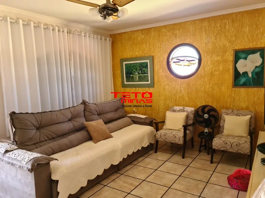 Casa com 3 quartos à venda, 134m2 em Sao Lourenco - MG - imagem 1 Foto 1 de Casa com 3 quartos à venda, 134m2 em Sao Lourenco - MG