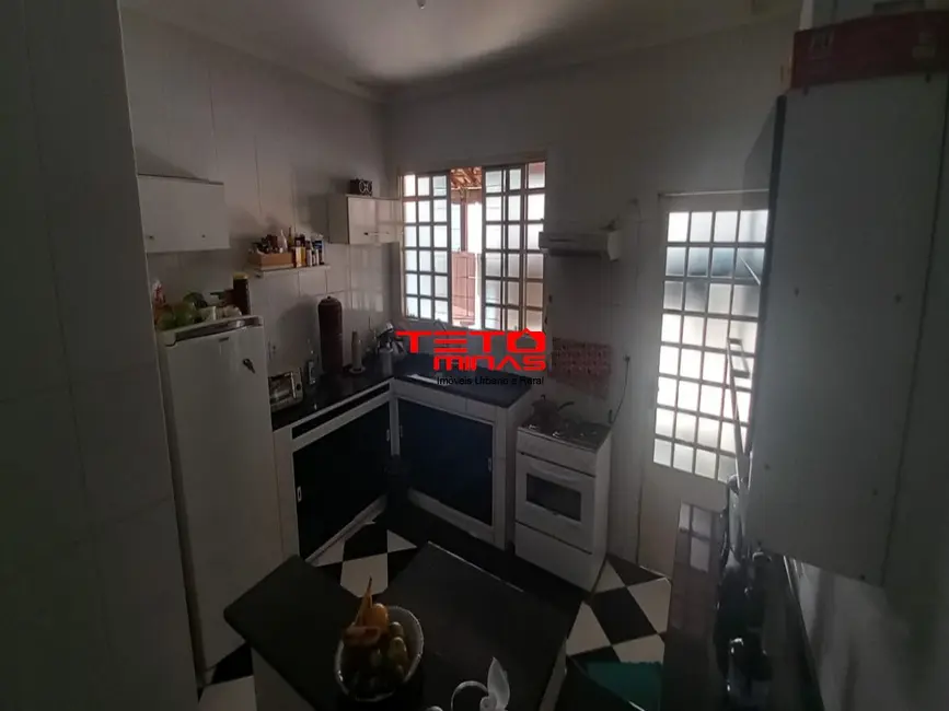 Foto 3 de Casa com 3 quartos à venda, 180m2 em Sao Lourenco - MG