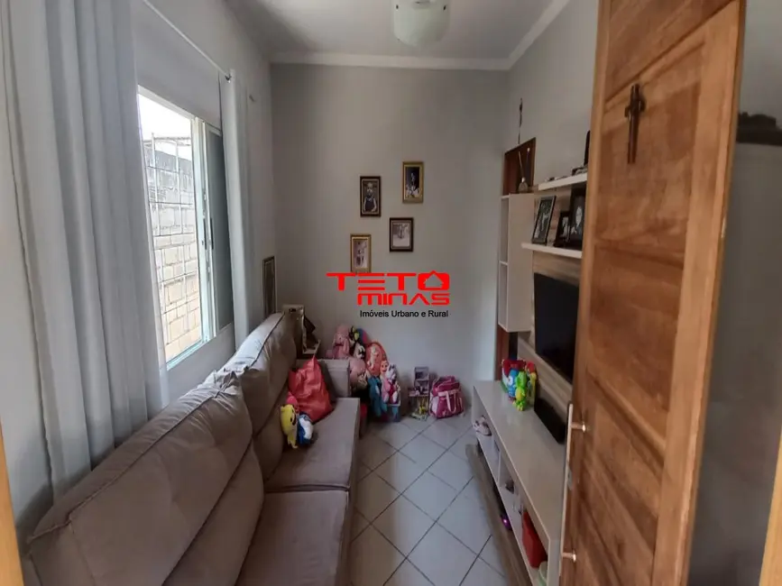 Foto 1 de Casa com 3 quartos à venda, 180m2 em Sao Lourenco - MG