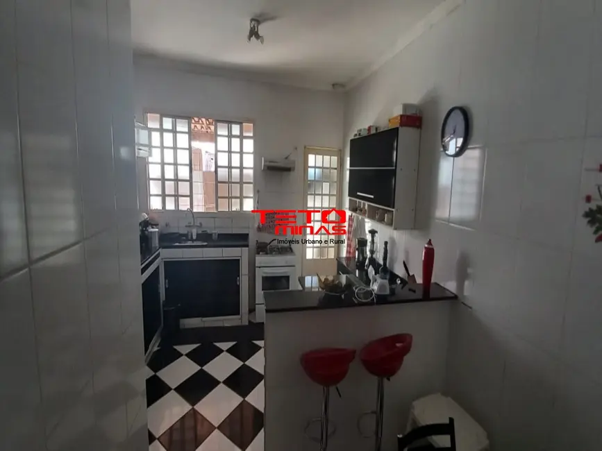 Foto 6 de Casa com 3 quartos à venda, 180m2 em Sao Lourenco - MG