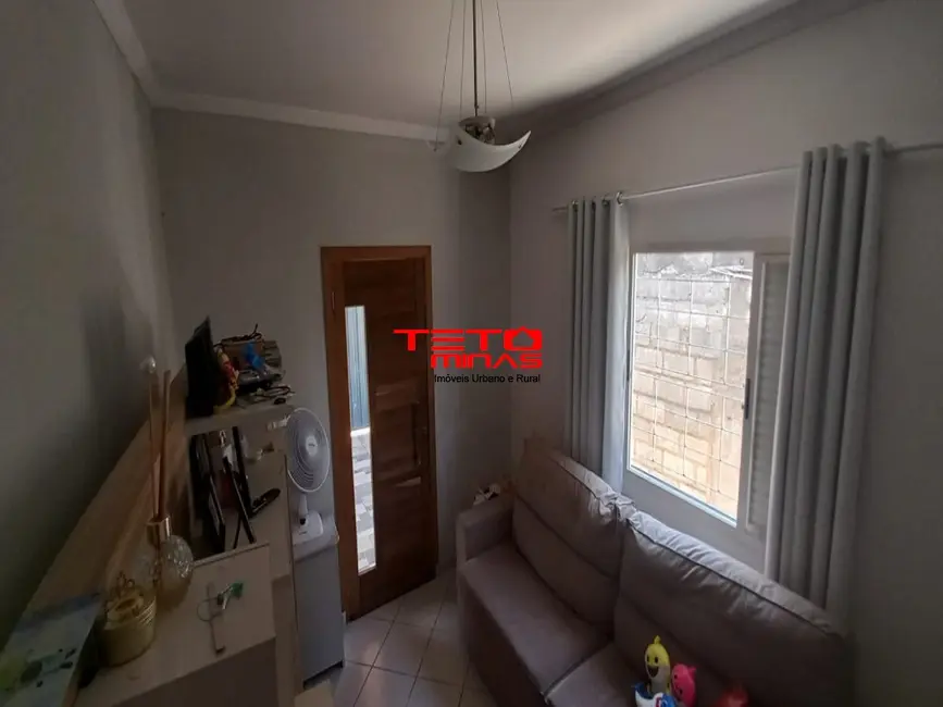 Foto 2 de Casa com 3 quartos à venda, 180m2 em Sao Lourenco - MG