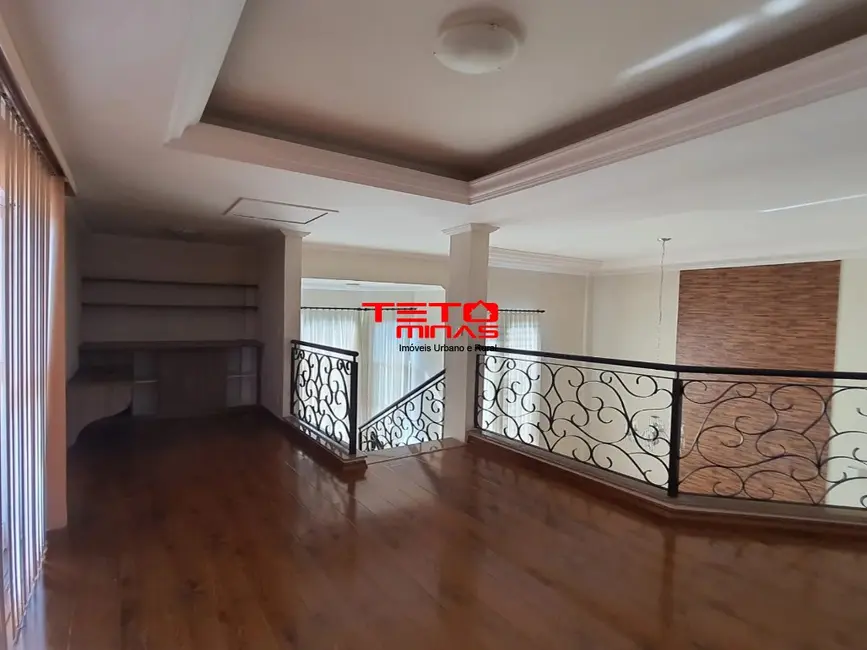 Casa com 3 quartos à venda, 248m2 em Sao Lourenco - MG - imagem 8 Foto 8 de Casa com 3 quartos à venda, 248m2 em Sao Lourenco - MG