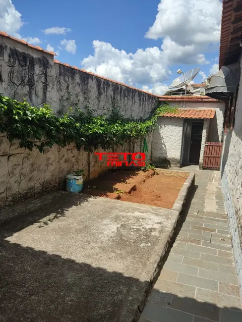 Foto 2 de Casa com 3 quartos à venda, 55m2 em Sao Lourenco - MG