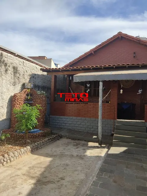 Foto 1 de Casa com 3 quartos à venda, 55m2 em Sao Lourenco - MG