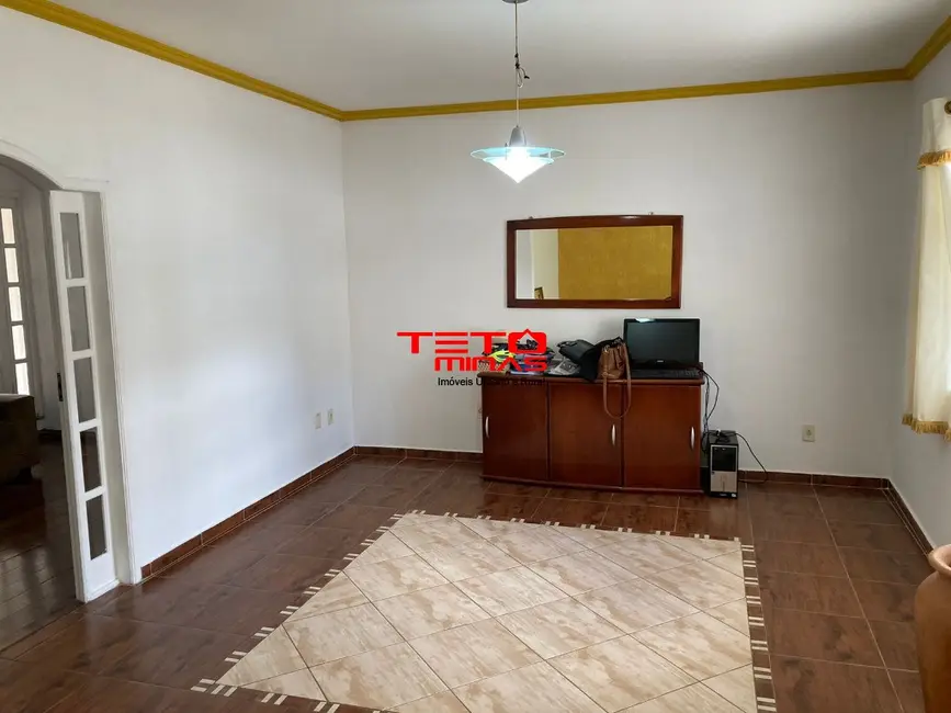 Casa com 4 quartos à venda, 478m2 em Sao Lourenco - MG - imagem 4 Foto 4 de Casa com 4 quartos à venda, 478m2 em Sao Lourenco - MG