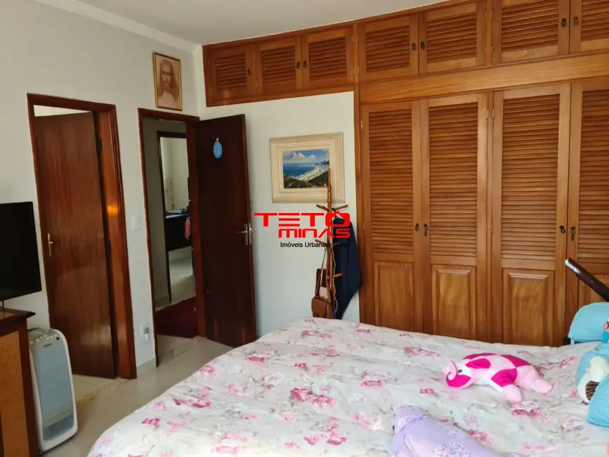 Apartamento com 3 quartos à venda, 86m2 em Centro, Sao Lourenco - MG - imagem 9 Foto 9 de Apartamento com 3 quartos à venda, 86m2 em Centro, Sao Lourenco - MG