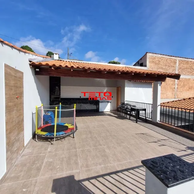 Casa com 3 quartos à venda, 170m2 em Sao Lourenco - MG - imagem 1 Foto 1 de Casa com 3 quartos à venda, 170m2 em Sao Lourenco - MG