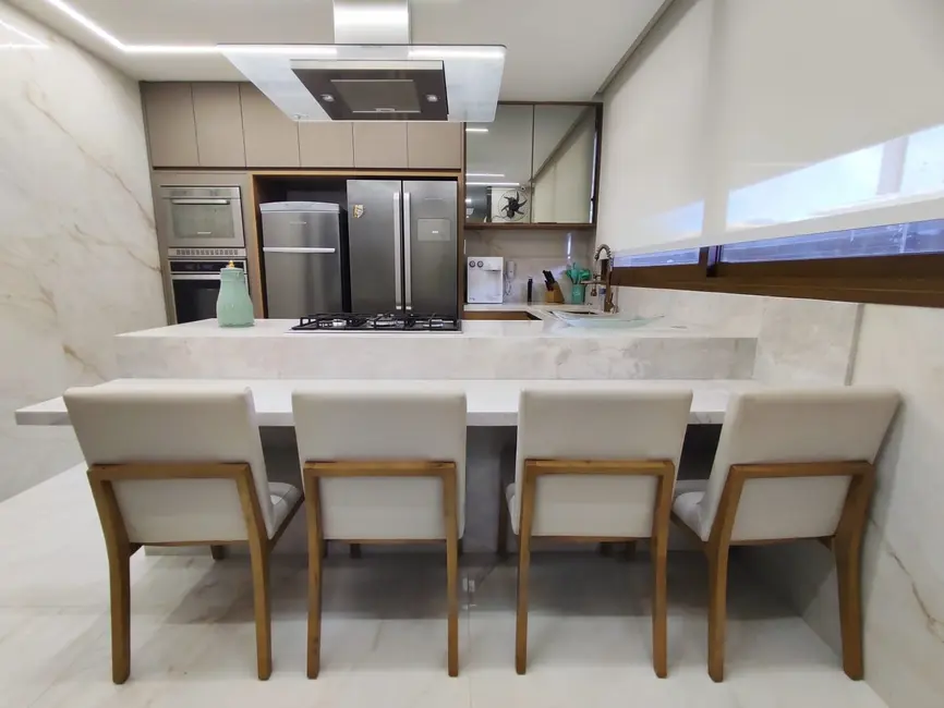 Foto 3 de Casa de Condomínio com 6 quartos para alugar, 380m2 em Mata De Sao Joao - BA