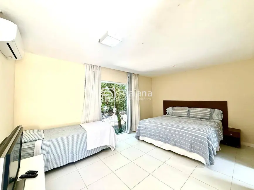 Foto 4 de Casa de Condomínio com 5 quartos à venda, 350m2 em Camacari - BA
