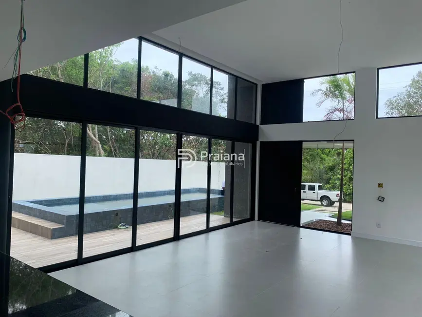 Casa com 4 quartos à venda, 250m2 em Camacari - BA - imagem 3 Foto 3 de Casa com 4 quartos à venda, 250m2 em Camacari - BA