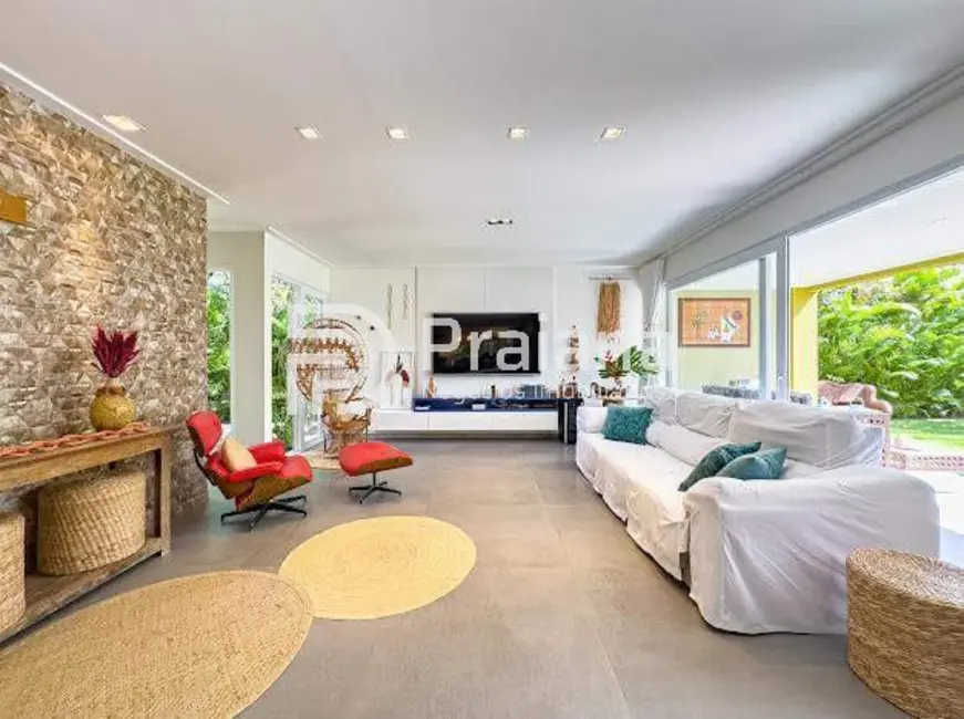 Foto 2 de Casa de Condomínio com 3 quartos à venda, 280m2 em Camacari - BA