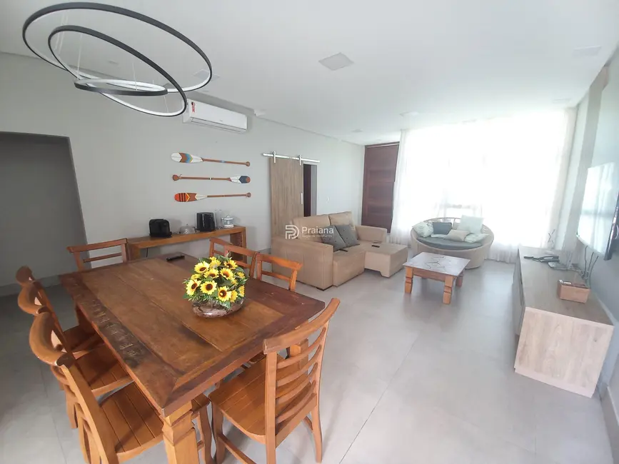 Foto 1 de Casa de Condomínio com 7 quartos à venda, 320m2 em Camacari - BA