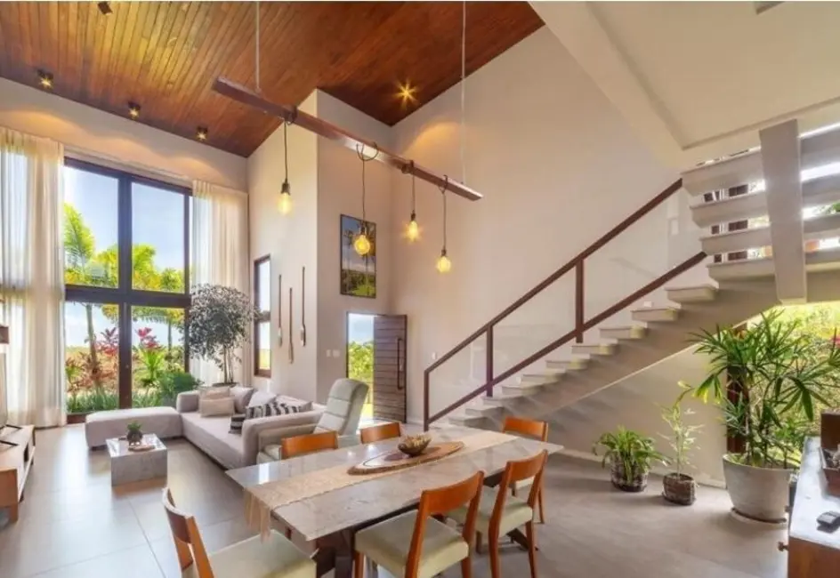 Foto 1 de Casa de Condomínio com 4 quartos à venda, 360m2 em Mata De Sao Joao - BA