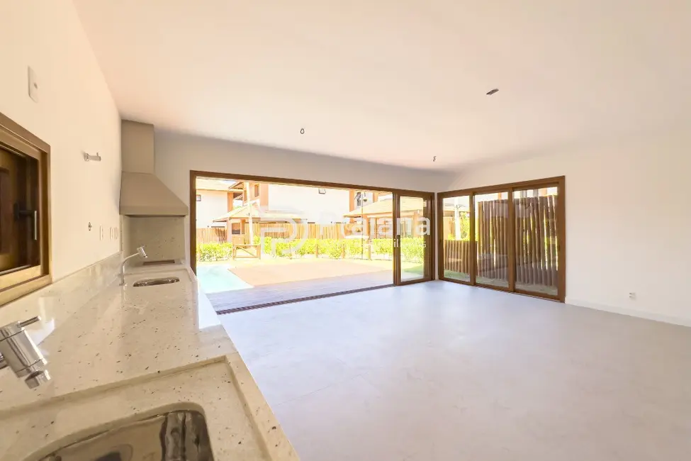 Foto 3 de Casa de Condomínio com 4 quartos à venda, 180m2 em Camacari - BA