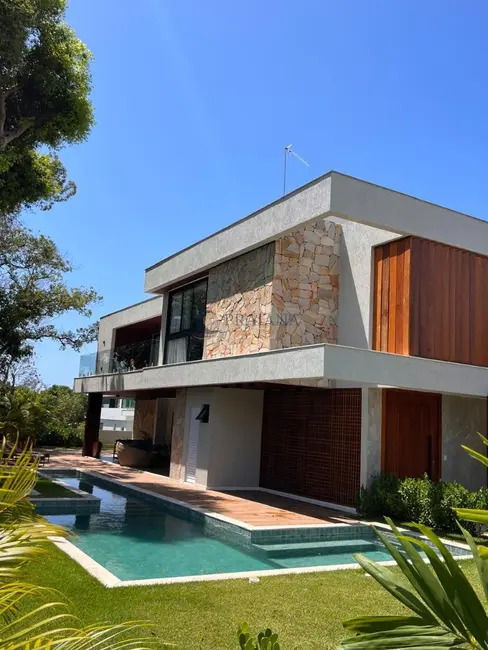 Foto 1 de Casa de Condomínio com 5 quartos à venda, 200m2 em Camacari - BA