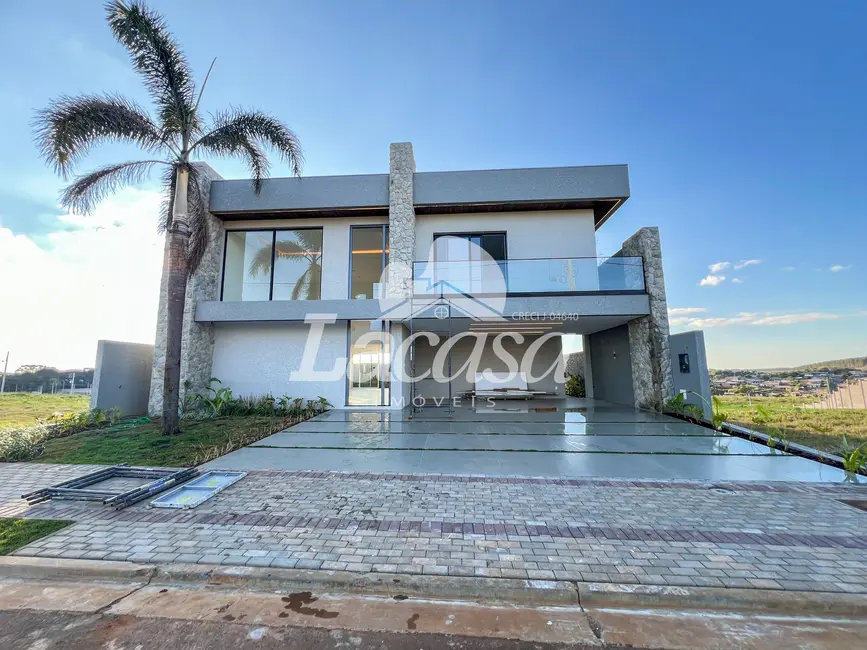 Foto 1 de Sobrado com 3 quartos à venda, 341m2 em Morro Alto, Guarapuava - PR