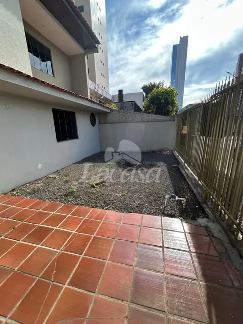 Foto 2 de Sobrado com 2 quartos à venda, 143m2 em Centro, Guarapuava - PR