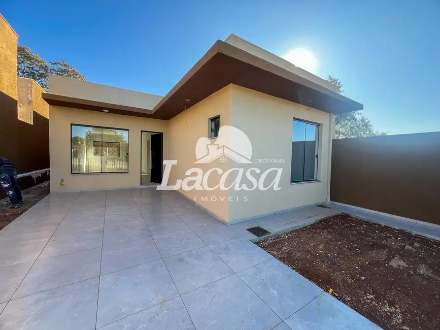Foto 2 de Casa com 3 quartos à venda, 80m2 em Vila Bela, Guarapuava - PR