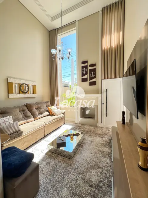 Foto 8 de Sobrado com 3 quartos à venda, 177m2 em Santana, Guarapuava - PR