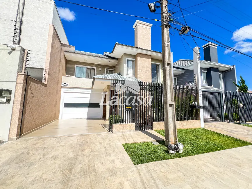 Foto 1 de Sobrado com 3 quartos à venda, 177m2 em Santana, Guarapuava - PR