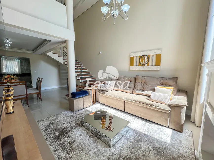 Foto 9 de Sobrado com 3 quartos à venda, 177m2 em Santana, Guarapuava - PR