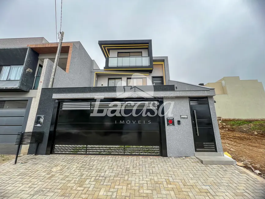 Foto 1 de Sobrado com 4 quartos à venda, 259m2 em Centro, Guarapuava - PR